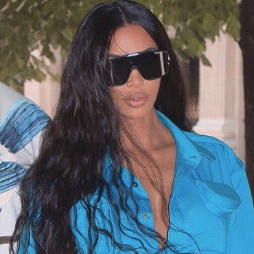 Pamer Foto Anak, Netizen Bingung Jari Putra Kim Kardashian Hanya Empat