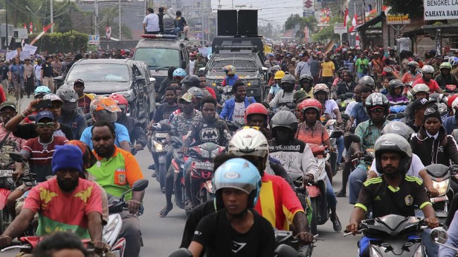 Polri menyebut situasi di Papua Barat dan Papua, Rabu (21/8), sudah kondusif hingga saat ini, meski dua aksi massa sempat berujung ricuh.