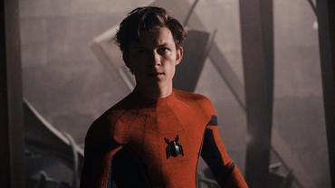 Move On, Tom Holland Sudah Yakin Lepas Kostum Spiderman?