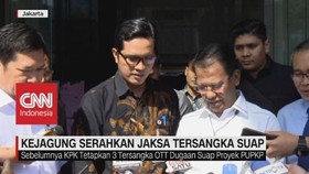 VIDEO: Kejagung Serahkan Jaksa Tersangka Suap ke KPK