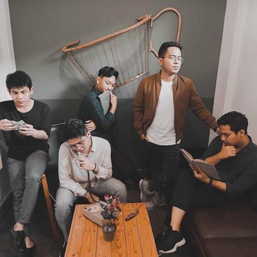 Lirik Lagu Siapa Tahu - Juicy Luicy