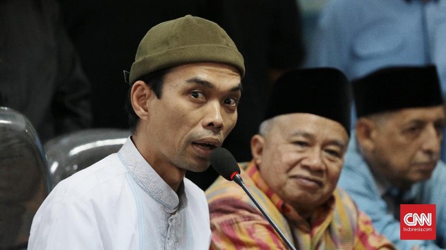 Ustaz Abdul Somad  dikabarkan akan menikahi seorang perawan berusia 24 tahun asal Jombang, Jawa Timur pada Mei 2021 mendatang.