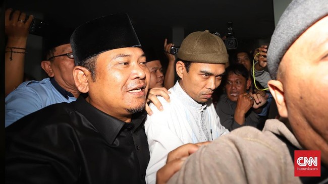 Selain Singapura, Ustaz Abdul Somad alias UAS ternyata pernah ditolak masuk ke lima negara berikut. Salah satunya karena menuduh UAS terkait terorisme.