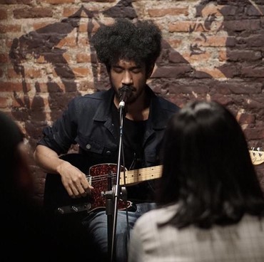 Lirik Lagu Caraku, Caramu - Teddy Adhitya