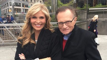 img-title Presenter Larry King Meninggal Dunia