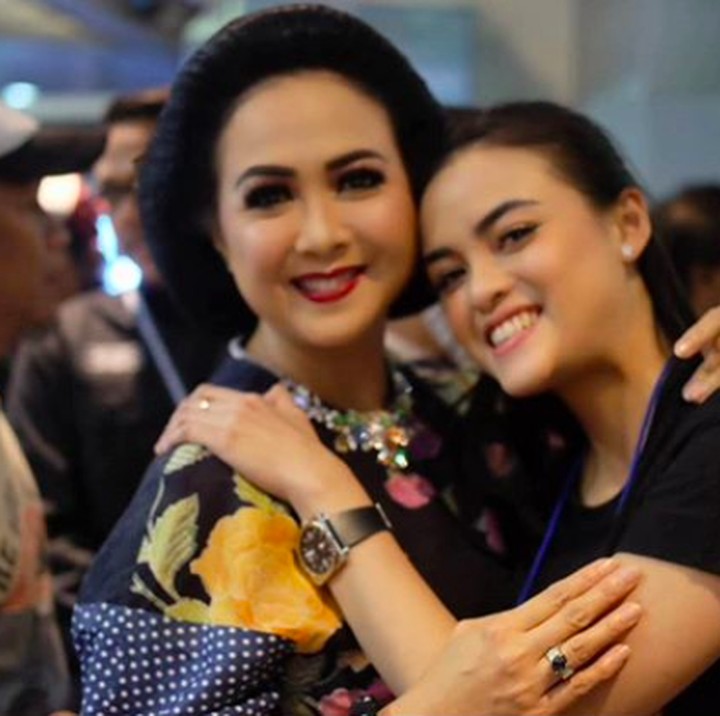 <p>Aih, sayang banget ya Intan pada Bunda Sundari. (Foto: Instagram/ @ssoekotjo)</p>