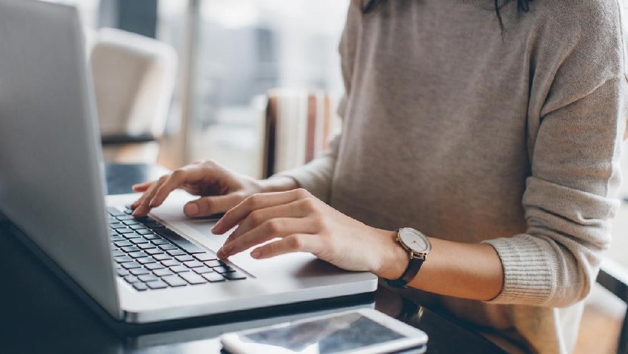 7 Tips Jaga Keamanan & Privasi Berinternet, Bunda Harus Tahu
