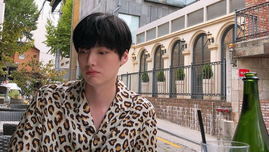 Ahn Jae Hyun menghapus semua foto dirinya di akun Instagram miliknya.