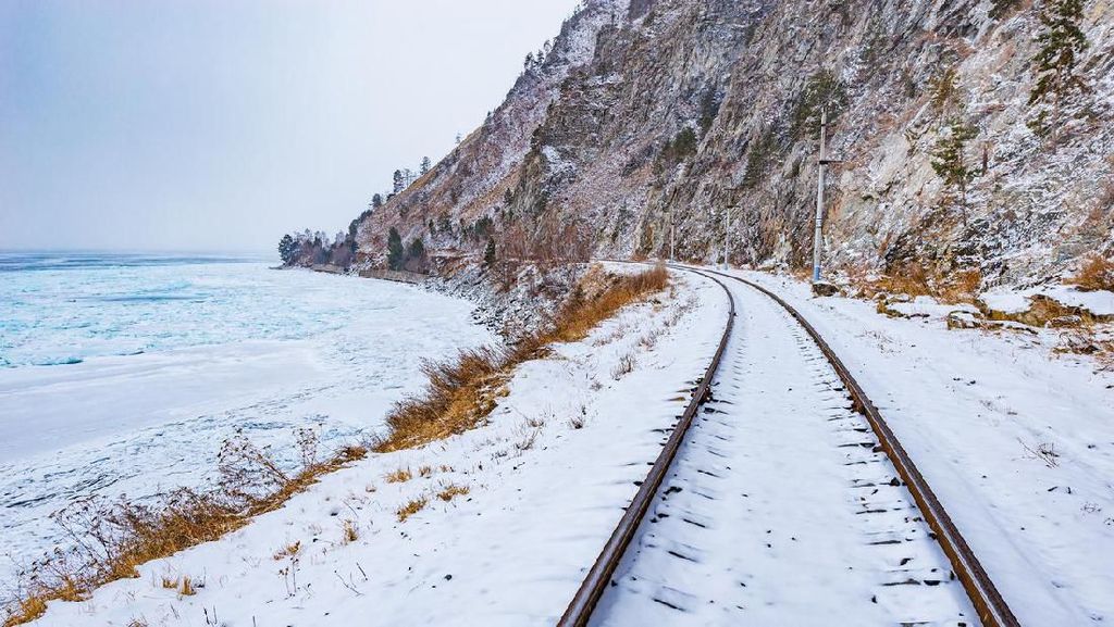 Jelajahi Sepertiga Dunia, Naik Kereta Nonstop 7 Hari di Rute Terjauh