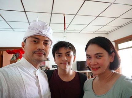 8 Potret Dian Nitami Bareng Anak Laki-lakinya, Fotokopian Anjasmara