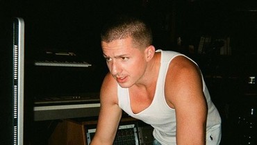 img-title Jadi Sasaran Body Shaming, Charlie Puth Serang Balik dengan Menohok
