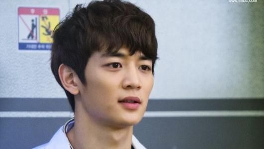2. Kim S Woo (Medical Top Team) ini dia tujuh dokter tampan di drama Korea yang bikin hati cenat-cenut.