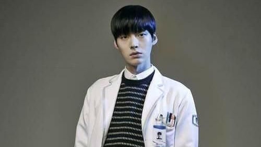 1. Park Ji Sang (Blood) ini dia tujuh dokter tampan di drama Korea yang bikin hati cenat-cenut.