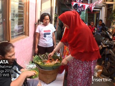 Perjuangan Jane Shalimar Jual Pecel Keliling