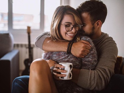 5 Posisi Seks Paling Nikmat Saat Cuaca Dingin