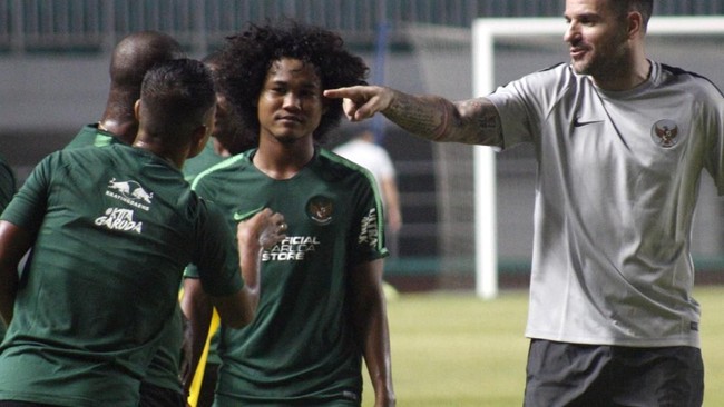 Penyerang Timnas Indonesia U-19 Amiruddin Bagus Kahfi mendapat pujian dari para pemain senior Merah Putih.