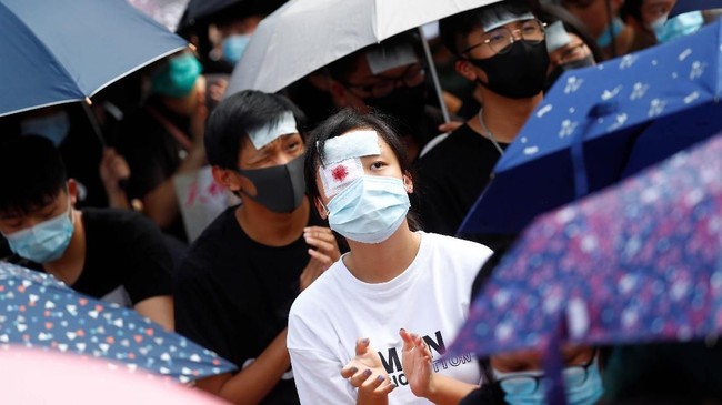 Kelompok pegiat CHRF yang menggagas aksi demonstrasi damai di Hong Kong memutuskan membatalkan rencana itu karena gagal mendapat izin kepolisian.
