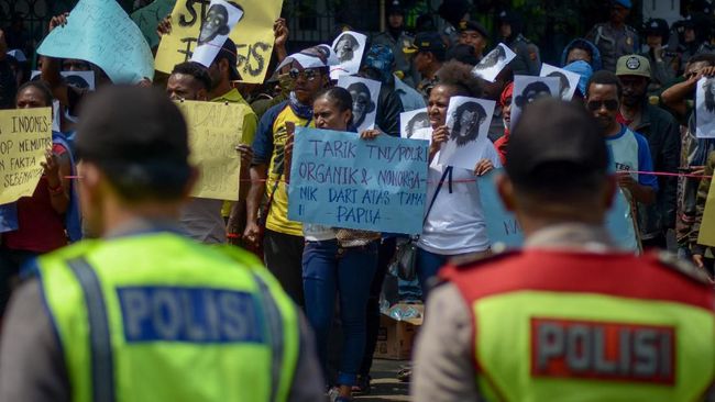 Kronologi Polisi Beri Miras ke Mahasiswa Papua di Bandung