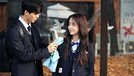 5 Fakta Love Alarm, Drama Korea Terbaru dengan Cerita Unik Drama Korea Love Alarm yang tayang di Netflix memiliki cerita unik. Insertlive sajikan 5 fakta menarik untuk Insertizen: