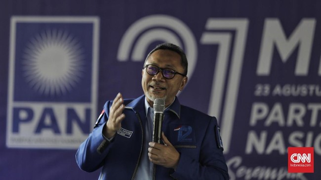 Ketua Umum PAN Zulkifli Hasan sepakat apabila Pemilu 2024 diundur. Dia menjelaskan lima alasannya.
