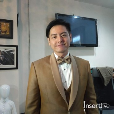 Roger Danuarta Bocorkan Busana Resepsi Pernikahan