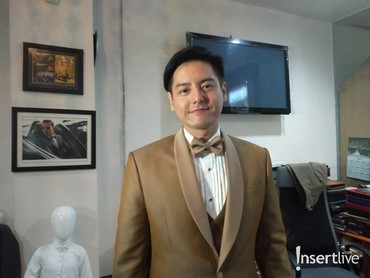 Roger Danuarta Bocorkan Busana Resepsi Pernikahan