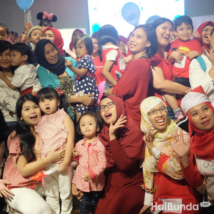 <p>Baby Moonella dan Bunda Merry juga ikut merayakan syukuran bersama si kecil yang lahir di bulan Agustus. Terima kasih Bunda dan keluarga yang sudah meramaikan acara HaiBundaSquad Agustusan Seru kali ini!</p>