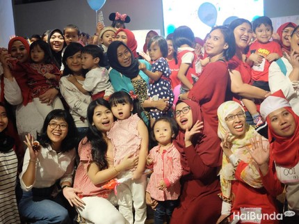Intip Momen Seru Bunda dan Si Kecil di HaiBundaSquad Agustusan