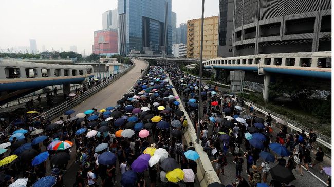 Hong Kong Terancam Rusuh Lagi Polisi Anti Huru Hara Berpatroli Kabar24 Bisnis Com