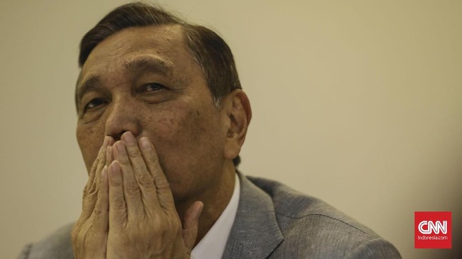 Menko Maritim dan Investasi Luhut Binsar Panjaitan akan menggarap proyek pengembangan kilang Cilacap tanpa mitra jika tidak tercapai kesepakatan.