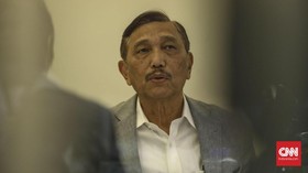 Pandemi Corona, Luhut Minta Perayaan Natal di Gereja Dibatasi