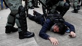 FOTO: Demonstrasi di Hong Kong Kembali Ricuh Para pedemo Hong Kong yang kembali turun ke jalan memprotes aturan ekstradisi ke China bentrok dengan aparat kepolisian terkait aturan ekstradisi, Sabtu (24/9).