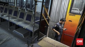 Petugas Tiket Transjakarta Diduga Sayat Nadi dengan Cutter