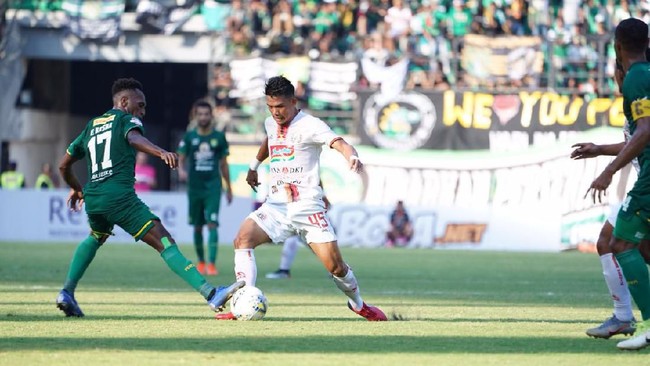 Emtek memiliki hak siar eksklusif untuk tayangan free to air dan video streaming, MNC Vision bisa menayangkan Liga 1 2020 di televisi berbayar.