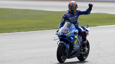 Kalahkan Marquez di MotoGP Inggris, Rins Nyaris Blunder