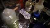 FOTO: Protes Hong Kong Lewat Gurat Tinta Tato Beragam cara dilakukan para demonstran untuk mendukung Hong Kong dan menolak rencana ekstradisi ke China. Salah satunya dengan cara merajah tubuh alias tato.