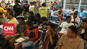 VIDEO: Basarnas Evakuasi 309 Penyintas Kapal Terbakar