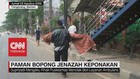 VIDEO: Ditolak Puskesmas, Paman Bopong Jenazah Keponakan