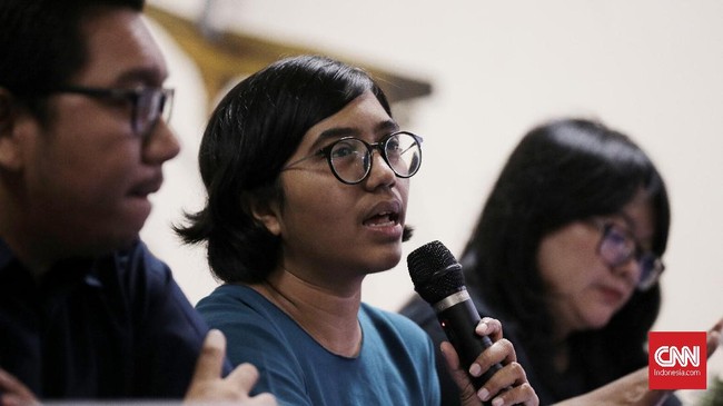 Ketua YLBHI  Asfinawati saat jumpa pers di LBH Jakarta. Minggu, 25 Agustus 2019. ICW dan YLBHI menilai keputusan Presiden akan calon pimpinan KPK bermasalah akan membuat kemunduran pemberantasan korupsi di Indonesia. CNN Indonesia/Andry Novelino