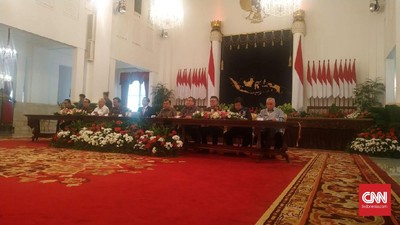 Presiden Joko Widodo memutuskan ibu kota Republik Indonesia dipindahkan dari Jakarta ke Kalimantan Timur.