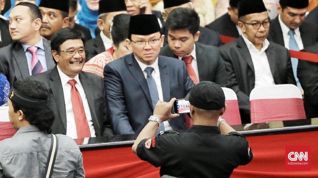 NasDem yang memiliki tujuh wakil di DPRD DKI berencana membuka posko pelayanan layaknya era kepemimpinan Gubernur Basuki Tjahja Purnama alias Ahok.