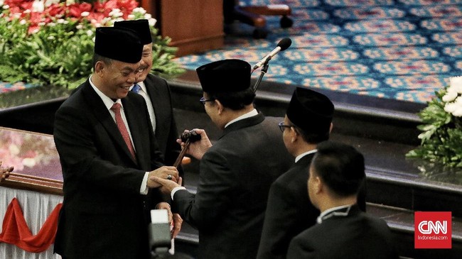 Sekretaris Dewan DPRD DKI mengatakan pin emas anggota dewan dari PSI akan disimpan untuk diberikan kepada anggota dewan baru hasil pergantian antar waktu.