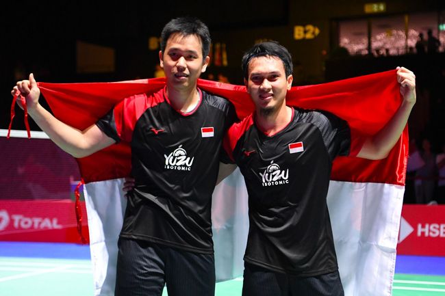 Ahsan/Hendra, Abnormalitas Sebuah Batas Mohammad Ahsan/Hendra Setiawan menerobos batas yang ditetapkan orang-orang terhadap kemampuan mereka setelah berhasil jadi juara dunia 2019.