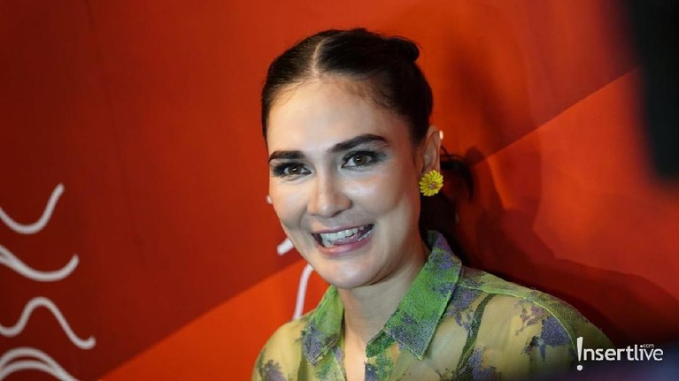 9 Selebriti Tanah Air dengan Bayaran Endorse Termahal Sembilan selebriti Tanah Air ini mematok harga fantastis dalam bayaran endorsenya. Ada selebriti siapa saja? Simak yuk!