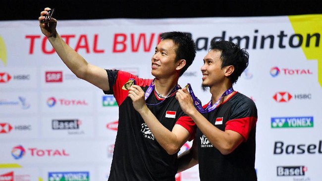 Kementerian Pemuda dan Olahraga (Kemenpora) memberikan apresiasi bonus kepada para atlet dan pelatih berprestasi di Kejuaraan Dunia Bulutangkis 2019.