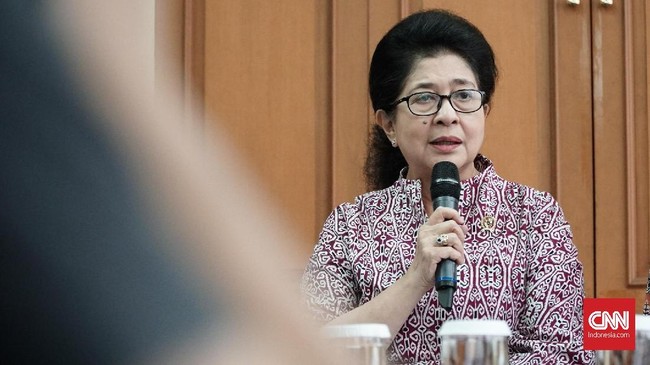 Pasangan suami istri yang terpapar covid-19 tersebut kini tengah menjalani perawatan di RS Cipto Mangunkusumo (RSCM) Jakarta.