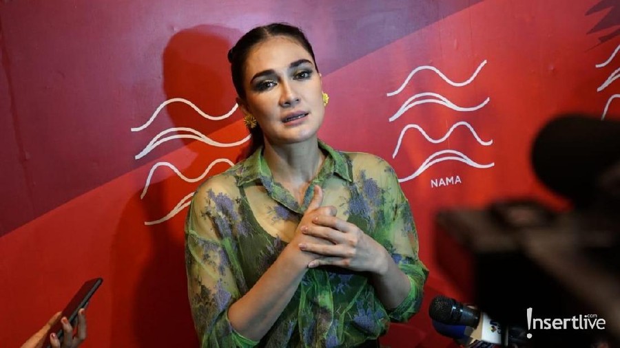 Tiga selebriti ini juga pernah merasakan pengalaman pahit ditikung teman.