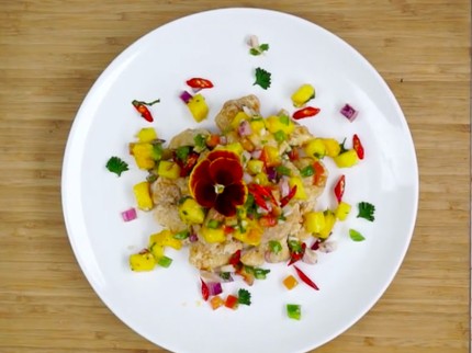 Resep Ayam Sambal Mangga, Pedas Segar Cocok untuk Makan Siang