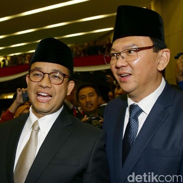 Ahok Diajak Selfie Fans, Netizen Salfok Sama Anies Baswedan