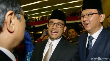 Ahok Diajak Selfie Fans, Netizen Salfok Sama Anies Baswedan